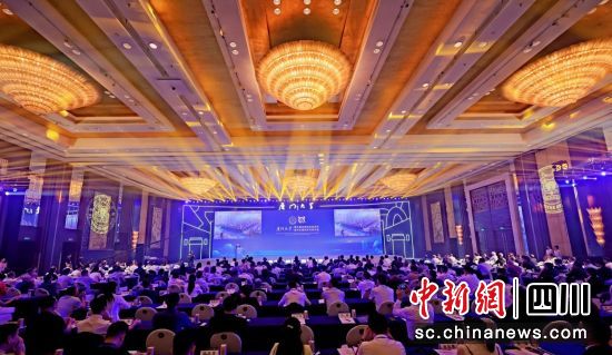 第九届厦门大学全球校友会会长秘书长暨校友代表大会召开。四川省厦门大学校友会供图 第九届厦门大学全球校友会会长秘书长暨校友代表大会召开。四川省厦门大学校友会供图