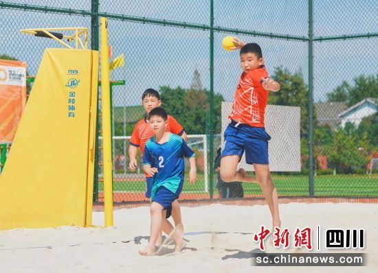 成都市运会沙滩手球赛事近日落幕。 成都市体育局供图 成都市运会沙滩手球赛事近日落幕。 成都市体育局供图