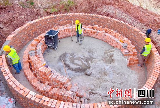 “以工代赈”项目施工现场。贡井融媒 供图 “以工代赈”项目施工现场。贡井融媒 供图