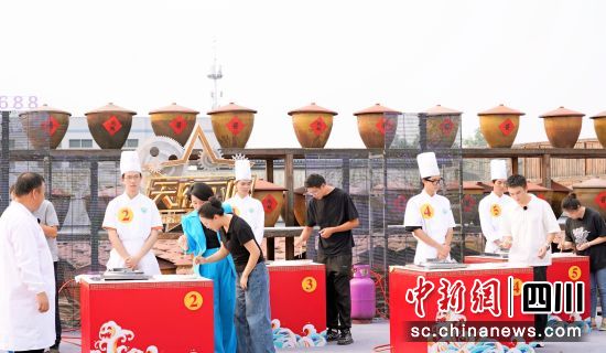 节目录制现场。《天府工匠》节目组供图 节目录制现场。《天府工匠》节目组供图