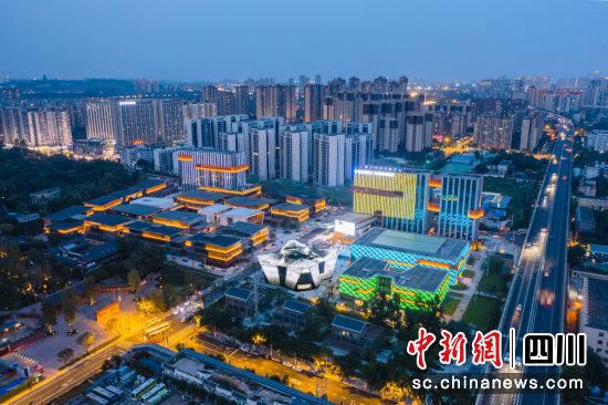 成都天府国际动漫城举行开街仪式