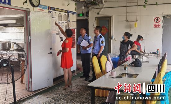 联合检查现场。荣县民政 供图 联合检查现场。荣县民政 供图