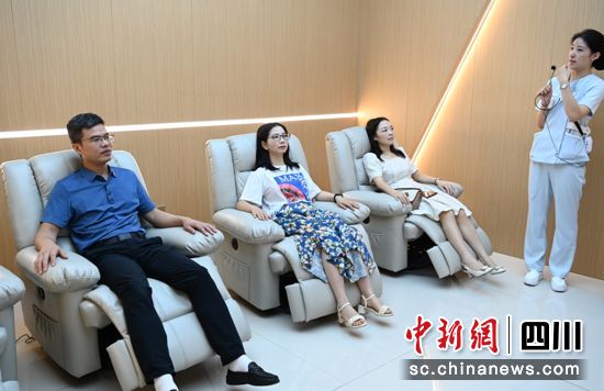 光照室体验。荣县卫健 供图 光照室体验。荣县卫健 供图