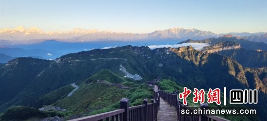 图为牛背山景区。 四川牛背山旅游开发有限公司 供图 图为牛背山景区。 四川牛背山旅游开发有限公司 供图