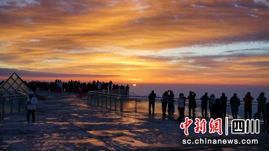 图为牛背山景区。 四川牛背山旅游开发有限公司 供图 图为牛背山景区。 四川牛背山旅游开发有限公司 供图