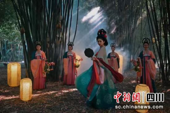 《望江梦华·薛涛吟》现场演绎。成都文旅集团供图 《望江梦华·薛涛吟》现场演绎。成都文旅集团供图