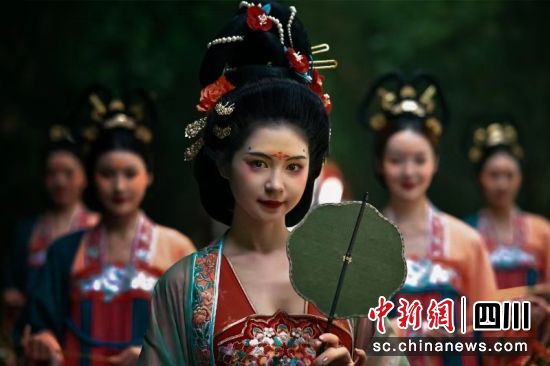 《望江梦华·薛涛吟》现场演绎。成都文旅集团供图 《望江梦华·薛涛吟》现场演绎。成都文旅集团供图