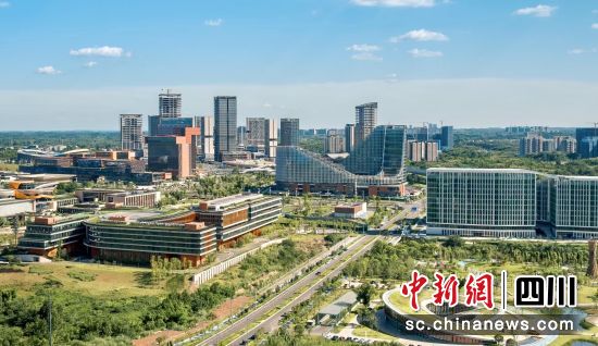 以“成都世园主会场,天府空港未来城”全新形象亮相。成都东部新区 供图 以“成都世园主会场,天府空港未来城”全新形象亮相。成都东部新区 供图
