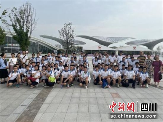 研学现场。东升一中 供图 研学现场。东升一中 供图