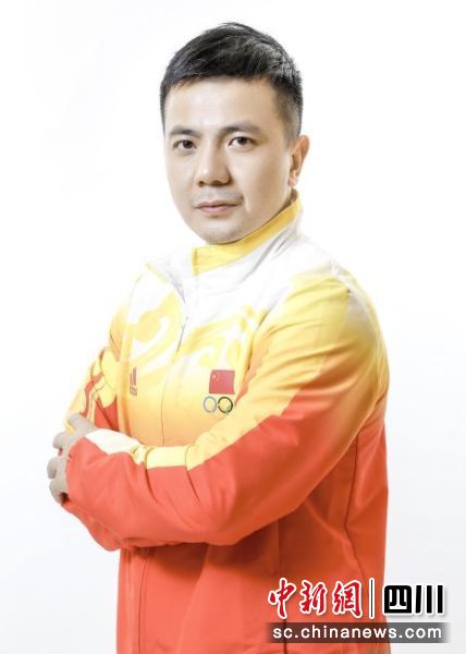 奥运举重冠军张湘祥。新网银行供图 奥运举重冠军张湘祥。新网银行供图