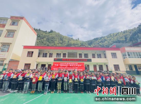 活动现场。壤塘县委宣传部供图 活动现场。壤塘县委宣传部供图
