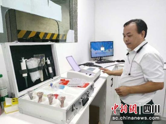 可现场检测。黄成薇 摄 可现场检测。黄成薇 摄