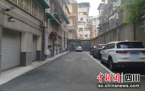改造后的小区整洁有序。雨城融媒 供图 改造后的小区整洁有序。雨城融媒 供图