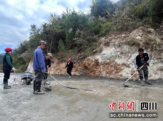 施工现场。汶川县委宣传部供图 施工现场。汶川县委宣传部供图