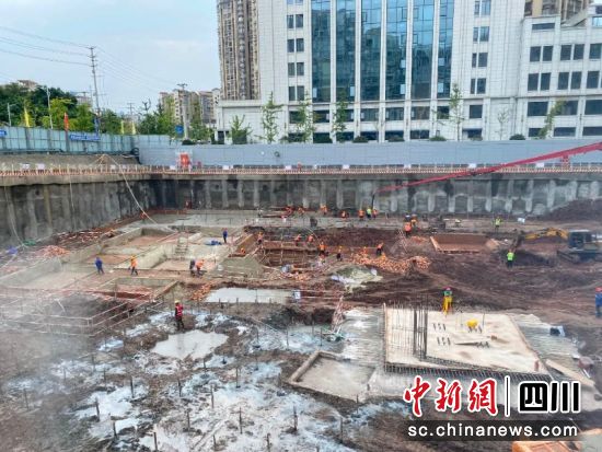 解放路智慧邻里中心项目建设现场。简阳融媒体中心 供图 解放路智慧邻里中心项目建设现场。简阳融媒体中心 供图