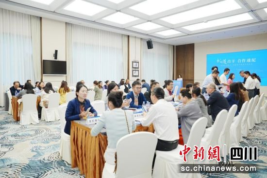 企业“合作速配”现场。袁兴艺 摄 企业“合作速配”现场。袁兴艺 摄