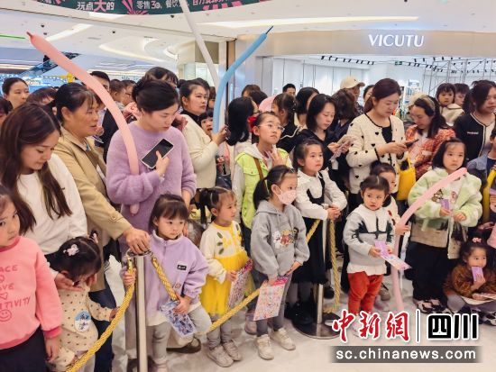 快闪活动现场。展泰文化 供图 快闪活动现场。展泰文化 供图