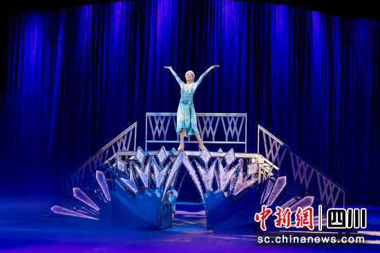 《冰上迪士尼:生而不凡》演出剧照。展泰文化 供图 《冰上迪士尼:生而不凡》演出剧照。展泰文化 供图