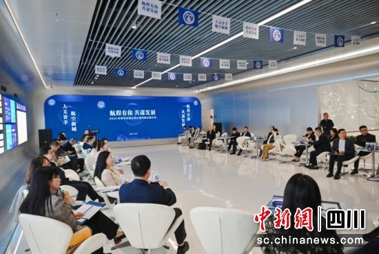 活动现场。郑栋梁 摄 活动现场。郑栋梁 摄