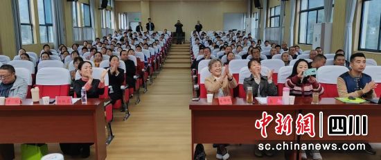 活动现场。 绵阳市关工委供图 活动现场。 绵阳市关工委供图