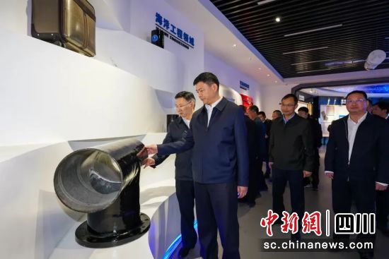 实地考察。张东 摄 实地考察。张东 摄