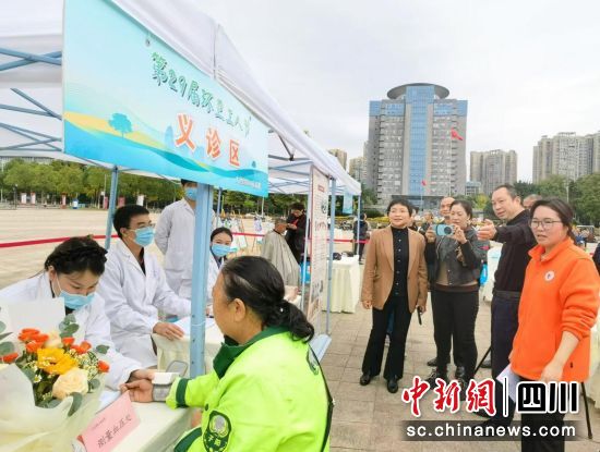 活动现场。黄进喜 摄 活动现场。黄进喜 摄