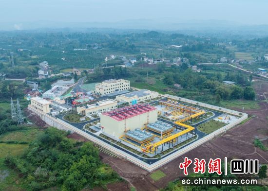 鸟瞰武胜压气站。陈海鹏 摄 鸟瞰武胜压气站。陈海鹏 摄
