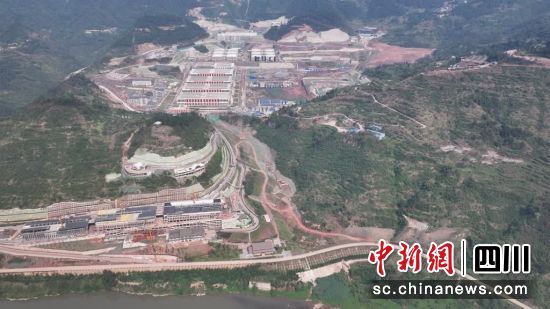 百强古蔺写新篇。古蔺县融媒体中心供图 百强古蔺写新篇。古蔺县融媒体中心供图