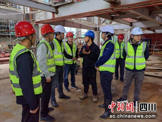 检验现场。成都市特检院 供图 检验现场。成都市特检院 供图