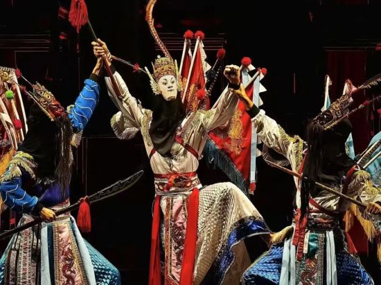 安顺地戏。剑门关景区供图 安顺地戏。剑门关景区供图