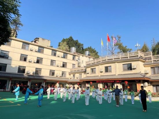 丰富的文娱活动 丰富的文娱活动