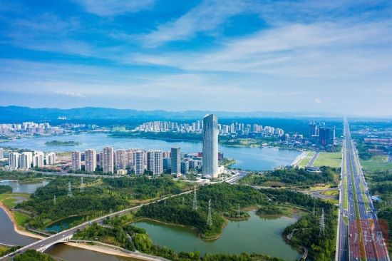 俯瞰天府新区兴隆湖。川观新闻资料图 俯瞰天府新区兴隆湖。川观新闻资料图