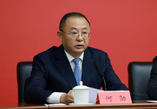 �ɶ��з�չ�ĸ�ί������ǡ����κ�ѫ