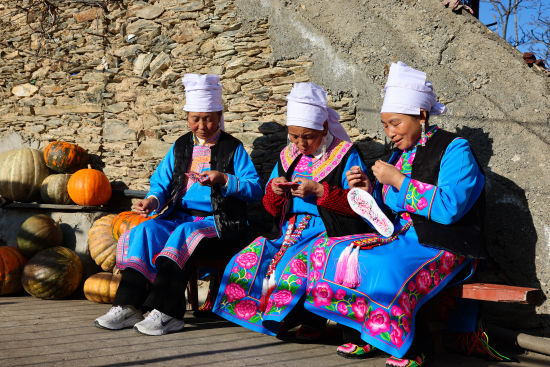 ��Ǽ�帾ŮչʾǼ�㼼�ա� ����/��