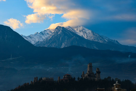 ��������ҫ�Ŷ�ɽ�� ����/��