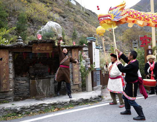 ��������ˮӭ��Ǽ�����꡷ �����/��