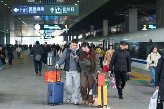 �ɶ���վ���е��ÿ͡�