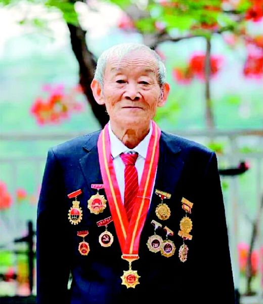 雷永近照。攀市西区融媒供图 雷永近照。攀市西区融媒供图