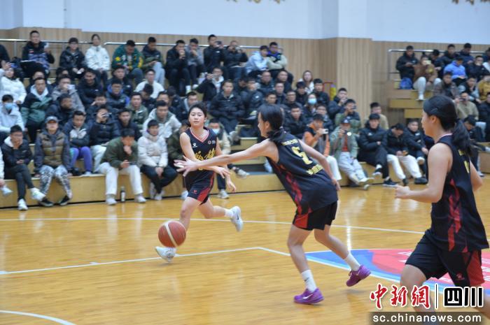 教练组战术布置得失 关键时刻决策背后的逻辑分析